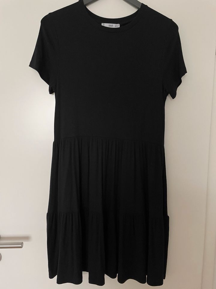 Mango T-Shirt Kleid schwarz Größe S in Bünde