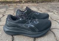 ASICS Herren Laufschuhe GEL-KAYANO 30 EU 42.5 Kr. München - Taufkirchen Vorschau