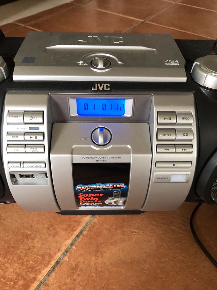 JVC RV-NB50 Ghettoblaster Boombox mit CD und Ipod Anschluss in Burgdorf