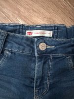 Levi’s ❤️ Jeans  701 super Skinny Hose dünner Denim Gr. 10 140 Bayern - Gochsheim Vorschau