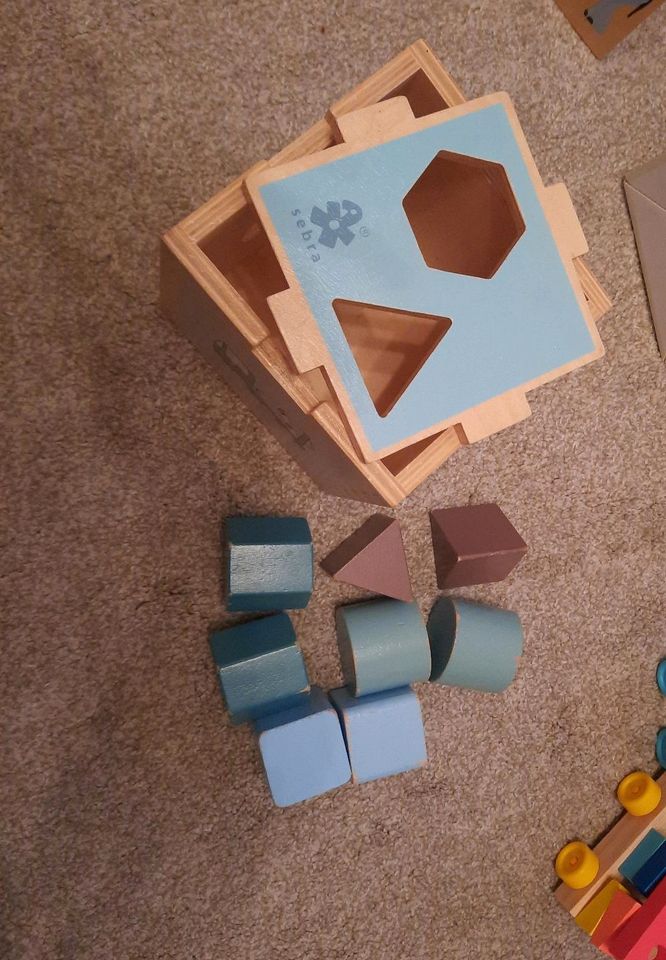 Sebra Sortierbox Steck-spiel Einwurf-Kiste Holz Lern-Spielzeug in Wuppertal