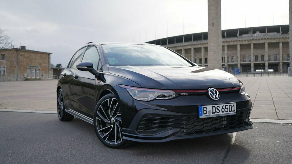 VW Golf 8 GTI Clubsport Autovermietung Mietwagen Automieten Rent a car in Berlin