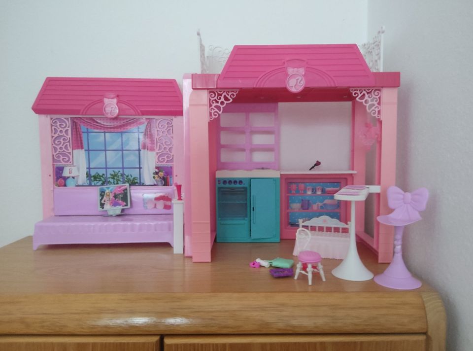 Barbie Haus mit viel Zubehör in Postau
