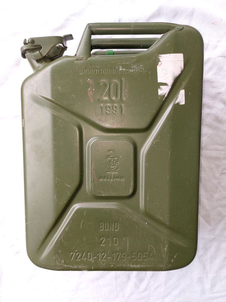 Reservekanister 20 Liter, ex Bundeswehr in Lauenbrück