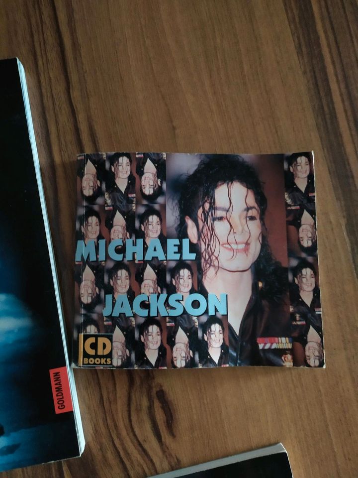2 Bücher Michael Jackson in Bischoffen