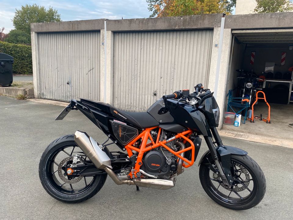 KTM Duke 690 Black, Top Zustand in Bayreuth