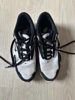 Nike AirMax schwarz weiß Größe 40 Baden-Württemberg - Lörrach Vorschau
