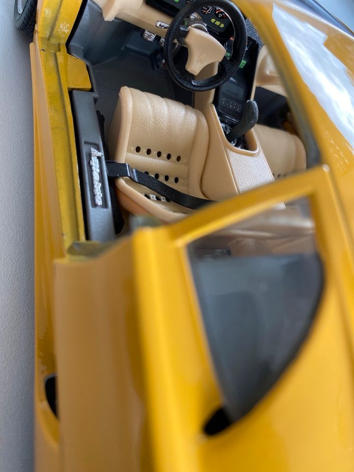 Lamborghini Diablo Modell 1:18 in Beilngries