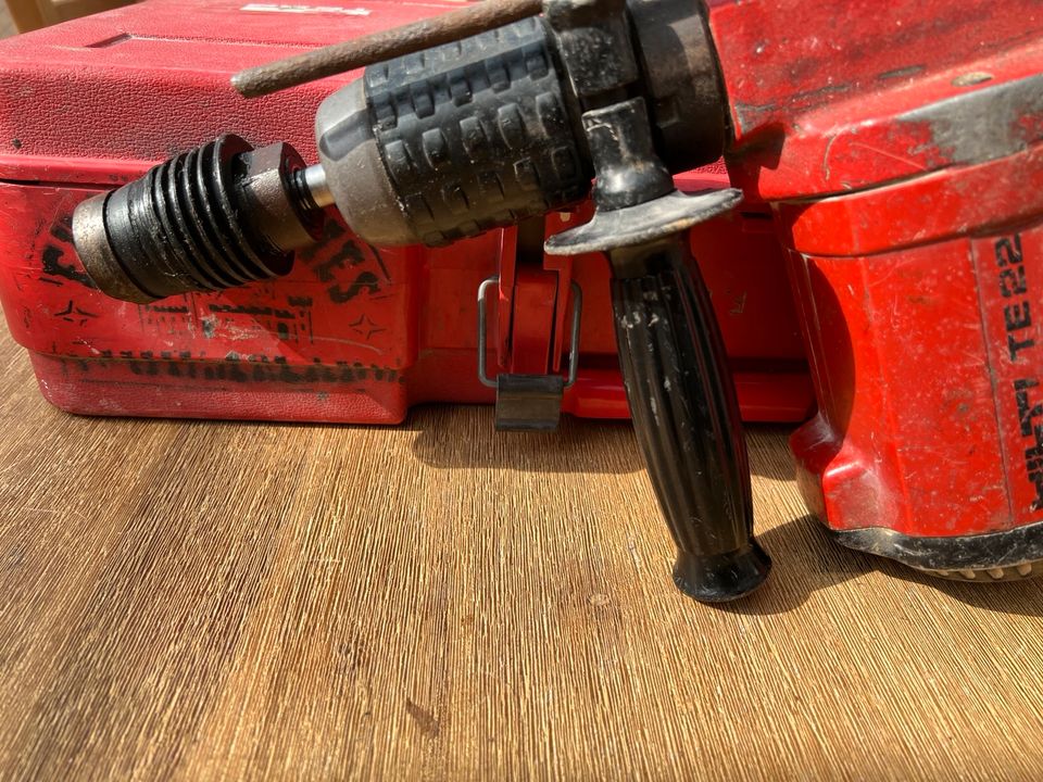 Hilti TE 22 Schlagbohrmaschine Bohrhammer Bohrmaschine 520 Watt in Kerpen