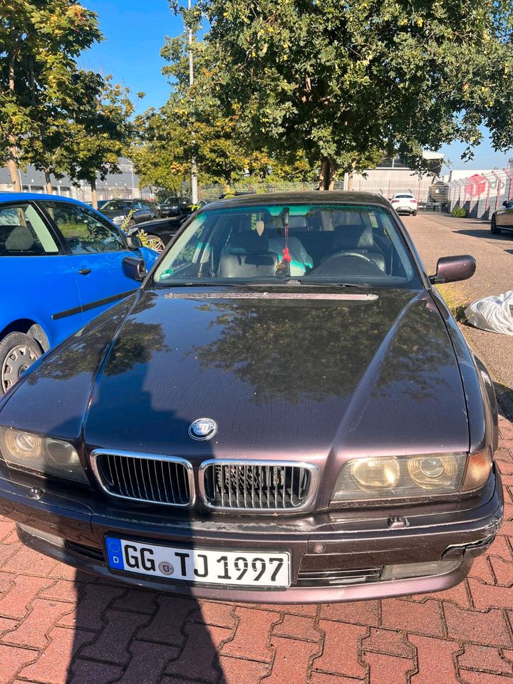 BMW e38 750 v12 326ps in Raunheim