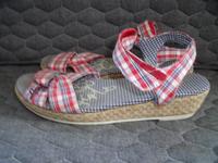 Tommy Hilfiger Wedges, Sandalen, Größe 38, top Zustand! Kreis Pinneberg - Holm Vorschau