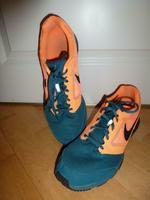 Coole zweifarbige NIKE Schuhe Gr. 46 orange /dunkelgrün sehr gut Niedersachsen - Bad Zwischenahn Vorschau