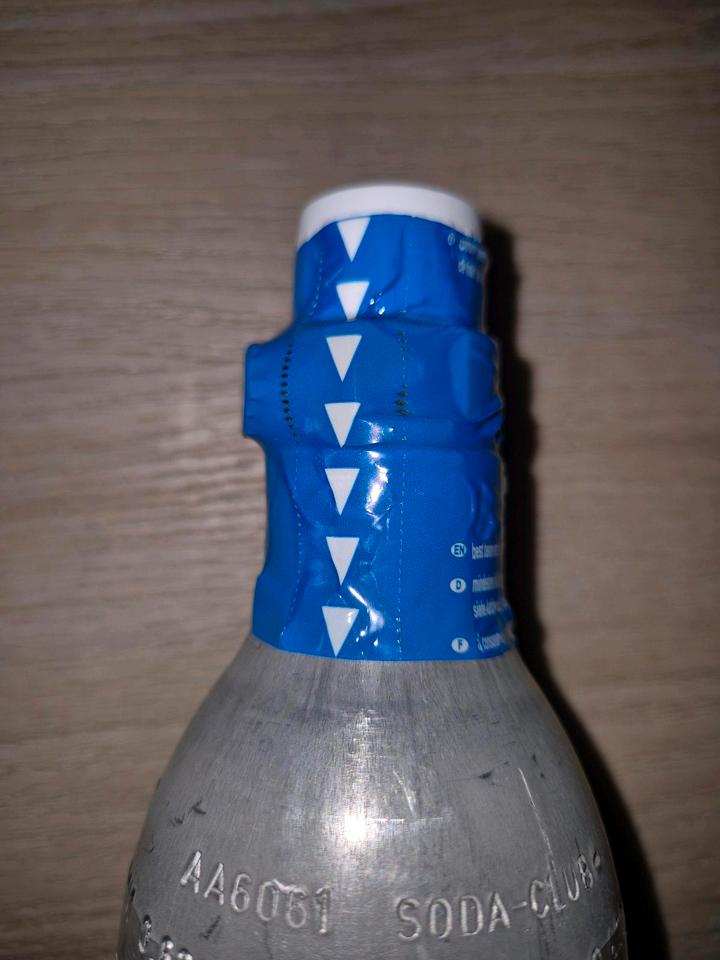 Sodastream Crystal inkl. vollem CO2-Zylinder und 4 Glasflaschen in Kammeltal