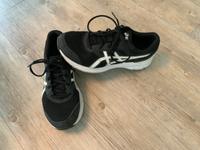 Asics Gr 42 schwar/ Weiss Laufschuhe Niedersachsen - Seevetal Vorschau