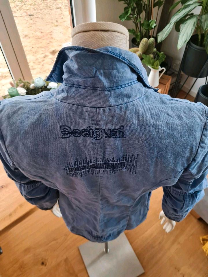 ♡ DESIGUAL bestickter Blazer Gr. 38 hellblau wie NEU ♡ in Groß Kreutz