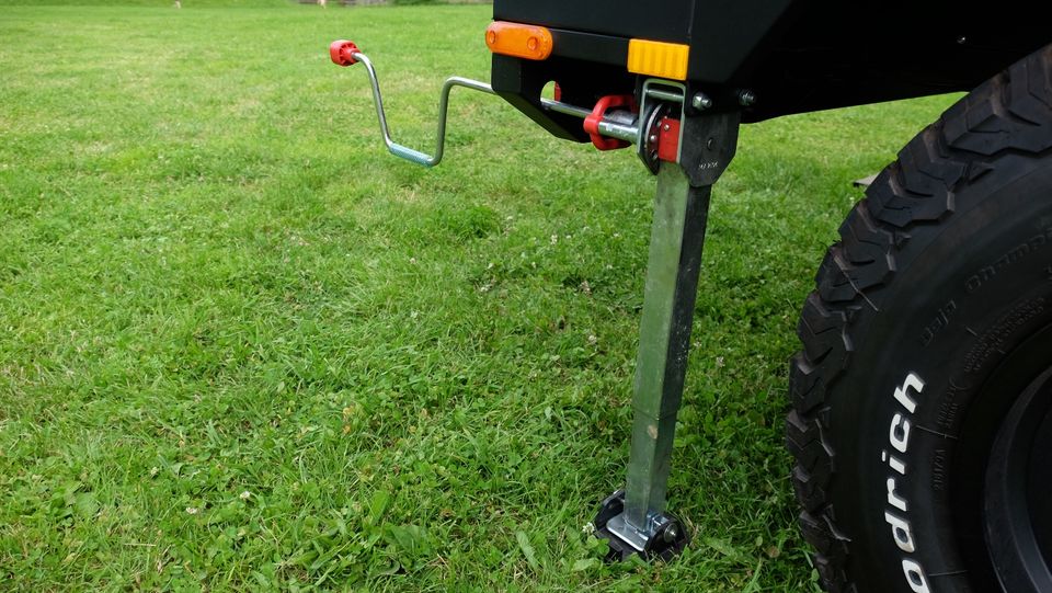 Offroad-Anhänger-Trailer-Camper-Dachzelt-Neu-Vermietung-Rosenheim in Pfaffing