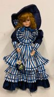 blau-weiße Porzellan Puppe | Höhe: ca. 48cm | Vintage Niedersachsen - Zetel Vorschau