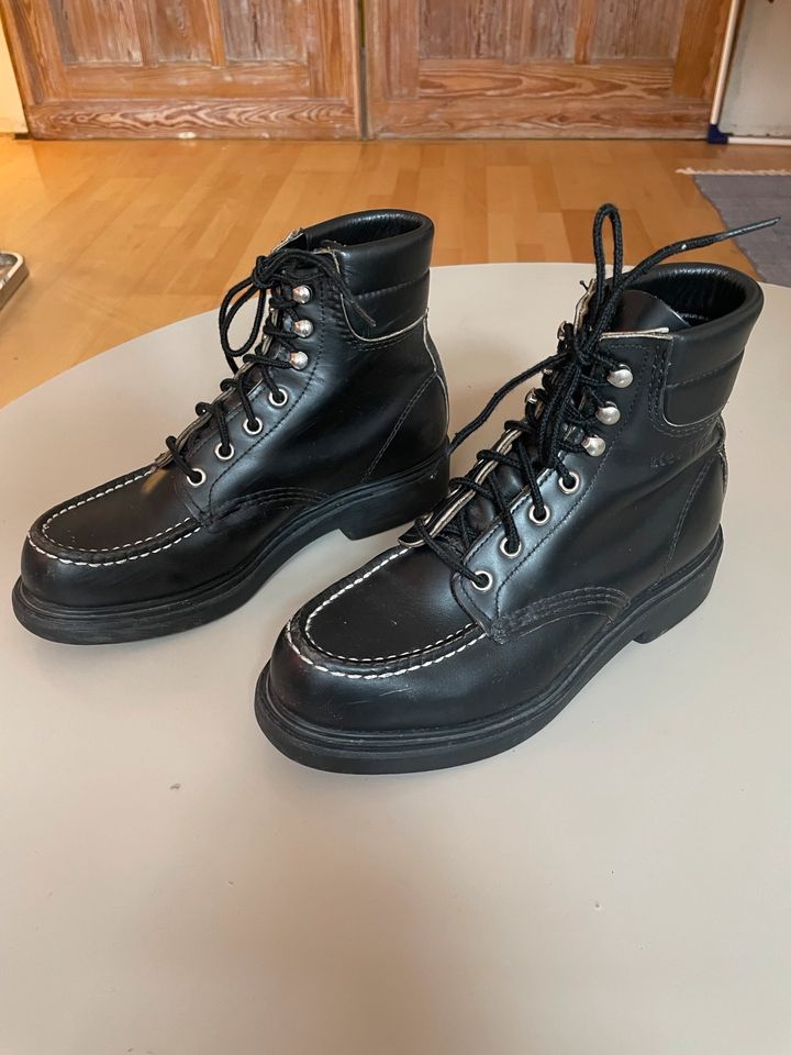 Red Wing Shoes Moc Toe Supersole schwarz Größe 39 in Berlin