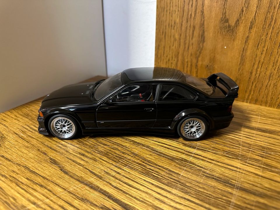 Modellauto 1:18 UT-Models E36 BMW M3 GTR Street Car in Frankfurt am Main