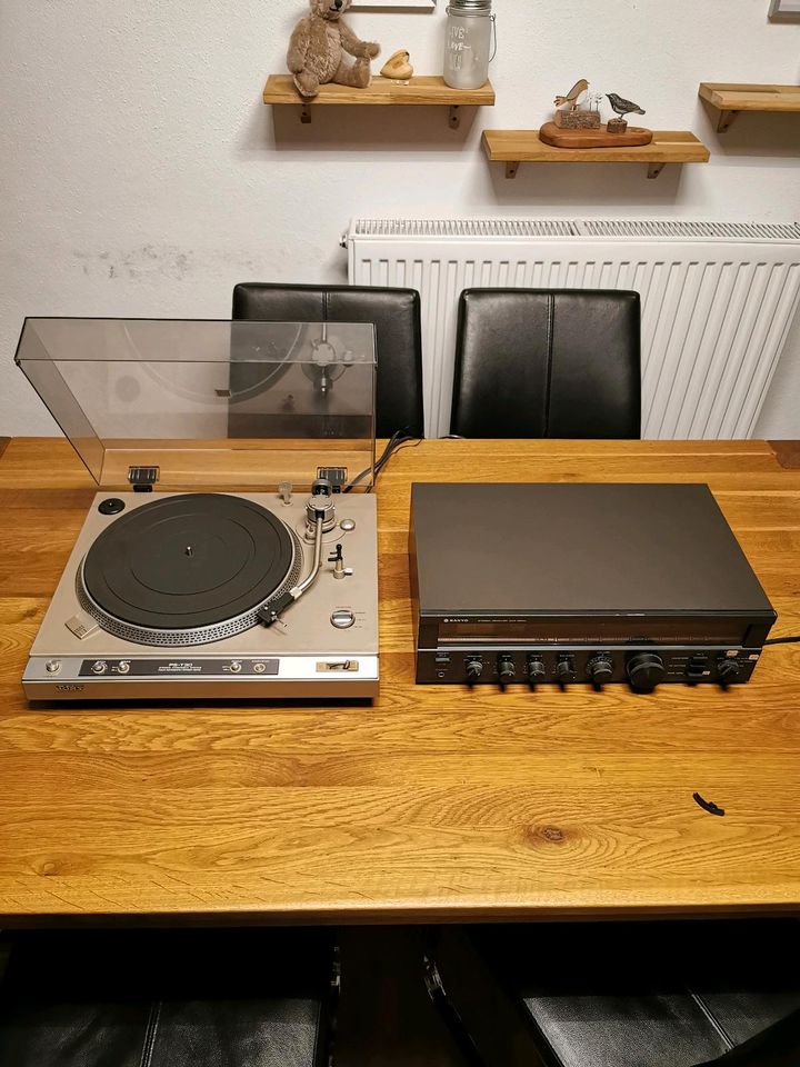 Plattenspieler Sony PS-T30 Verstärker Sanyo Receiver DCX 1950L in Winnenden