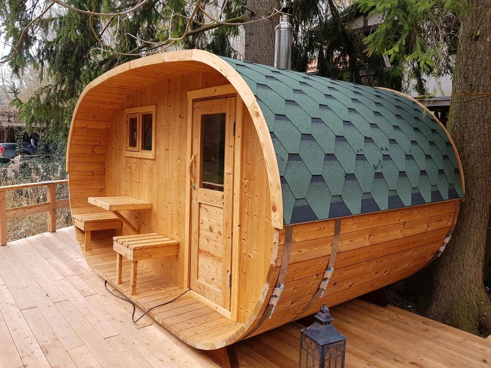 Fasssauna Thermoholz Sauna Gartenhaus Saunafass Holzofen Fassauna Badezuber Hot Tub Badefass Tiny House Gartenhaus See Almhütte Fass Campingplatz Schlaffass Wildnis Holz Saunawagen Unterkunft Pension in Erfurt