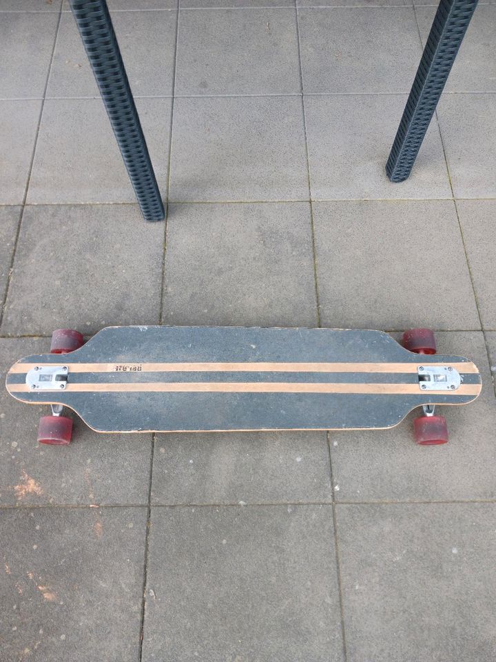 Skateboard / Longboard in Beselich