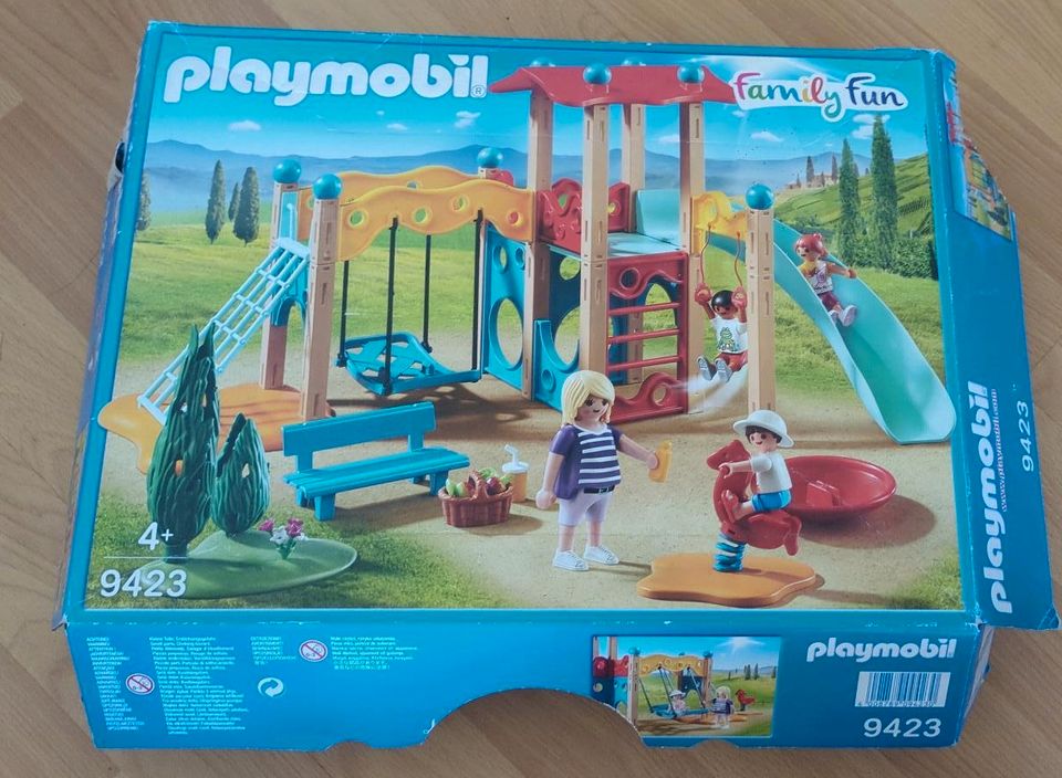 XXL Playmobil Set, Figuren Sporthalle Zoo Klinik Tiere Möbel in Gehrden