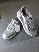 GEOX Respira Sneaker * weiß/silber Pailletten Leder * Gr. 40 NEU Nordrhein-Westfalen - Rees Vorschau