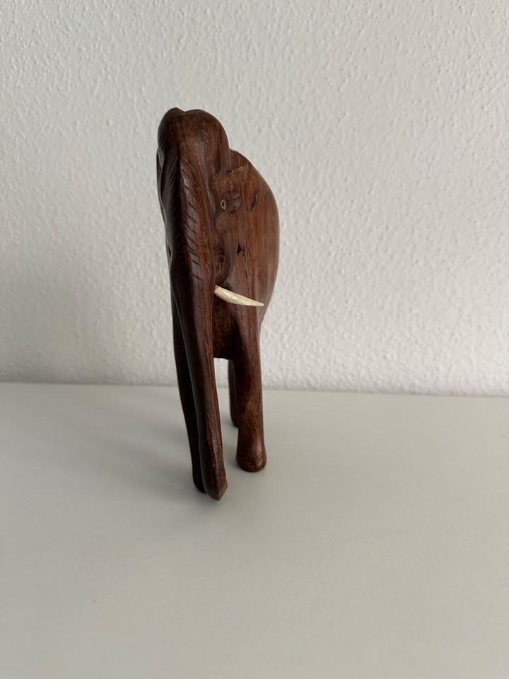 Elefant Figur und Afrika Deko Figur in Traunreut