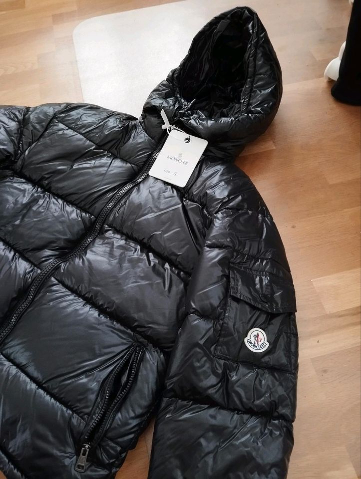 Moncler Jacke Herren/Damen Größe M/L in Stuttgart