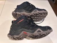 Adidas Terrex Mid Wanderschuh – Größe 38 München - Au-Haidhausen Vorschau