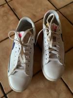 Nike Damen Turnschuhe in der Größe 40 Niedersachsen - Söhlde Vorschau