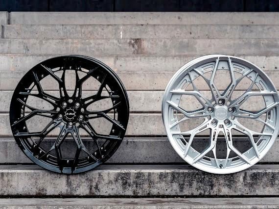 21 Zoll FORGED CONCAVE Felgen AMG GT 4-Türer GT63 S / BMW M5 M8 in Uhingen