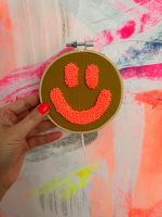 Handmade Wallhanger Smiley | 11cm | Stickrahmen | Wandbild | Deko Niedersachsen - Braunschweig Vorschau