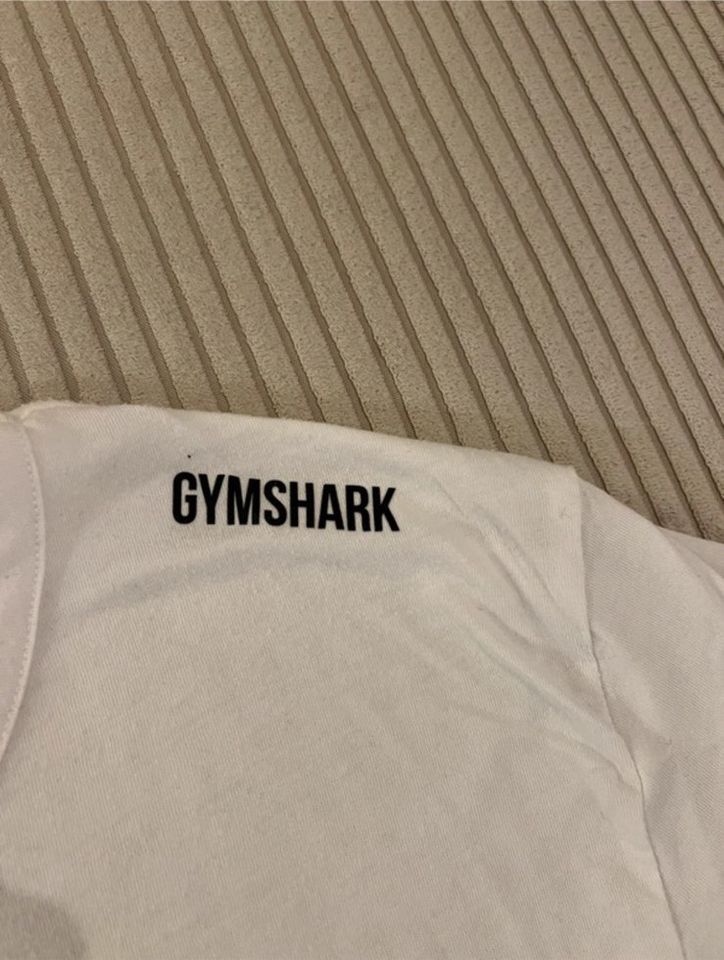 Gymshark T-Shirt in weiß/schwarz in Herzogenrath