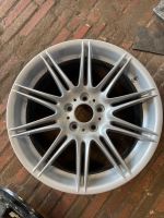 Felge e90 vorne M225 8Jx19“ 8J 19“ Nordrhein-Westfalen - Essen-Haarzopf Vorschau