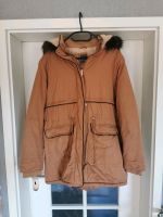 Neuwertig Winterjacke Mantel Parka braun Kunstfell Größe 42/44 Thüringen - Olbersleben Vorschau