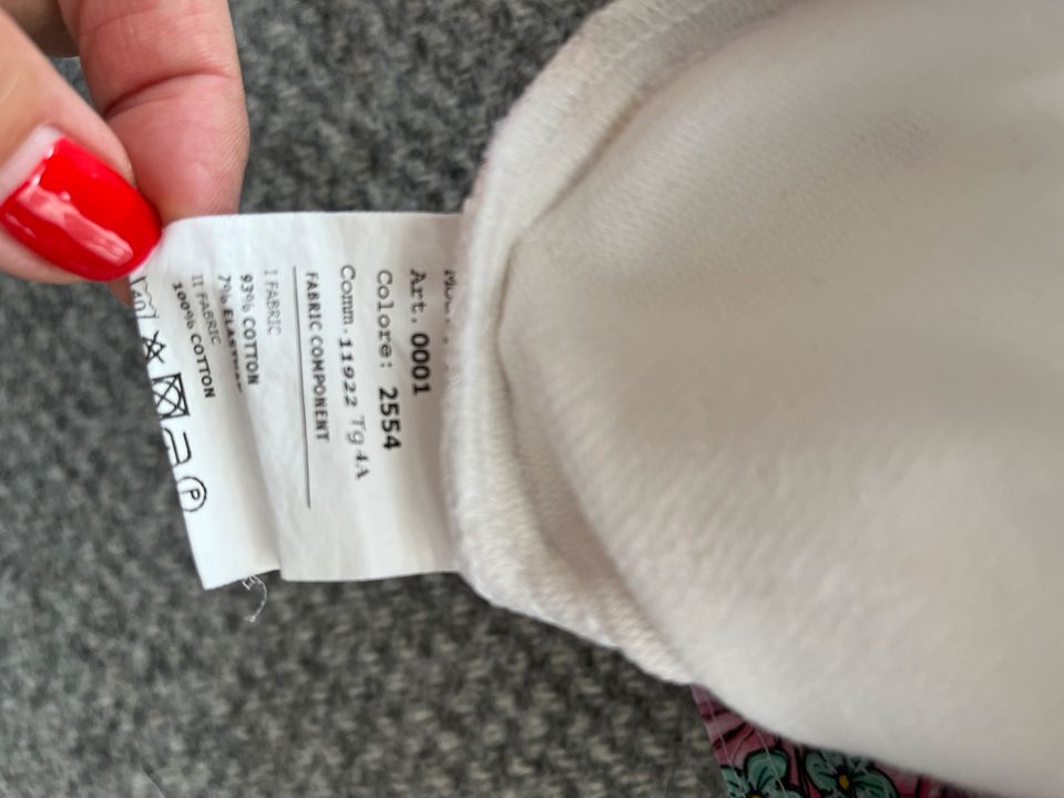 Hose Jogginghose von Young Versace, Blümchen, weiß, Gr 104 110 in Dänischenhagen