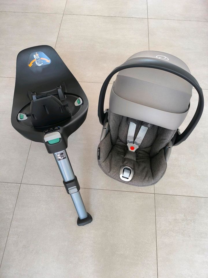 Babyschale Cybex Cloud Z Platinum & Base Z in Ronnenberg