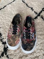 VANS Gr. 35 Blumen Hessen - Maintal Vorschau