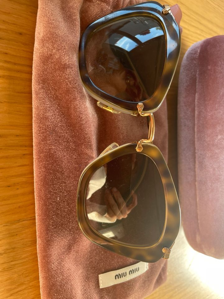 Miu Miu by Prada Sonnenbrille in Lehrte