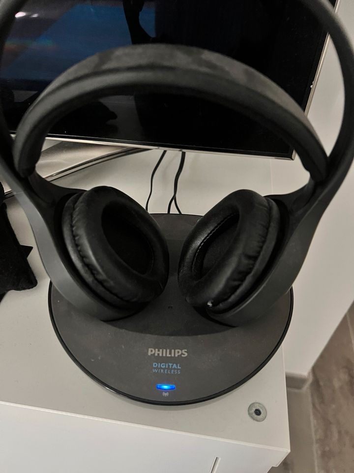 Philips Bluetooth Kopfhörer in Oberhaching