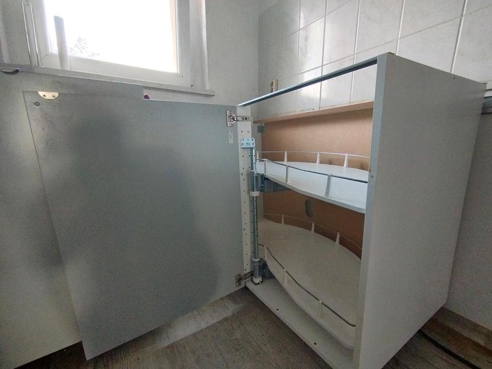 Biete Küche mit Spülmaschine und Herd / Küchenschränke METOD in Osmünde
