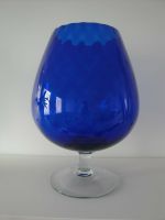 Große Glasvase in Tulpenform, kobaltblau mit klarem Fuß Hessen - Bad König Vorschau