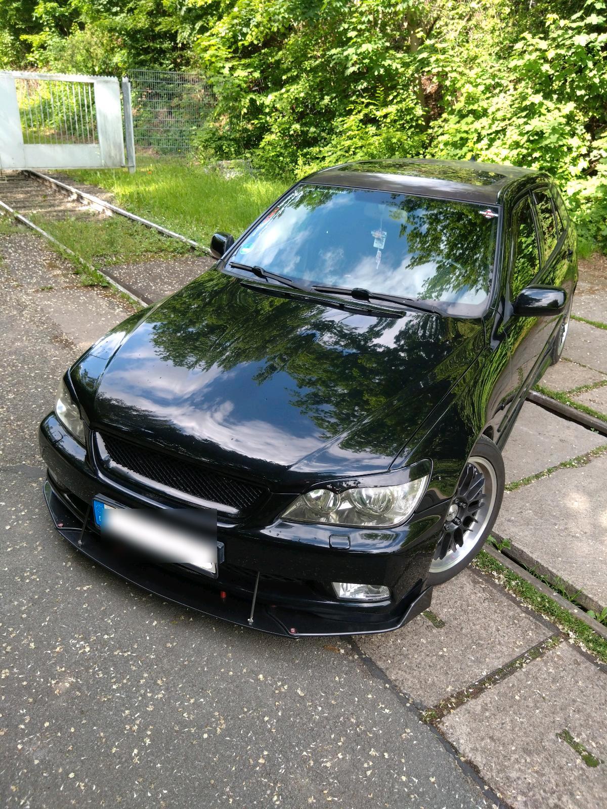 Abbildung des Autos Lexus IS 300 Sportcross