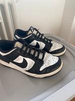 Nike Dunks in Schwarz/Weiß Größe 40 Niedersachsen - Celle Vorschau