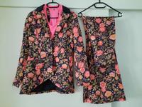 UNGETRAGEN: Hosenanzug Hose Blazer Jacke Set Blumen Muster Baden-Württemberg - Sindelfingen Vorschau