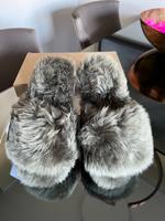 INUIKII Pantoffeln NEU-NEU-NEU Gr.42 Dark-Olive Düsseldorf - Oberkassel Vorschau