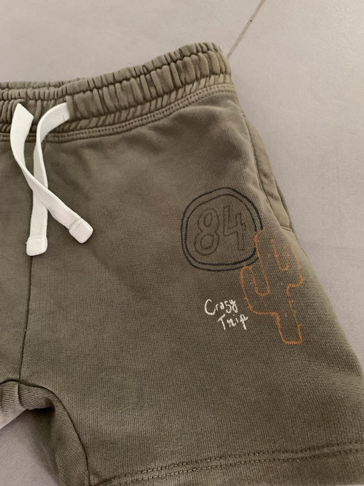 Khaki Sweat Shorts in Gr 104 von Mango in Rheda-Wiedenbrück