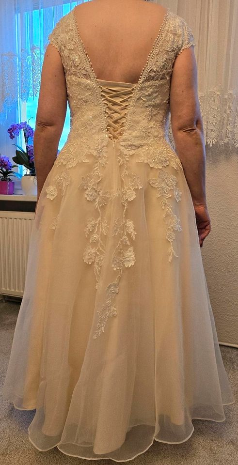 Brautkleid Gr. 44 - Uwe Herrmann Dresden in Atzendorf